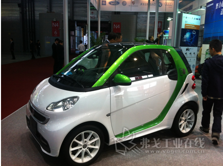 菲尼克斯电气展示新能源汽车领域的创新产品和前沿技术