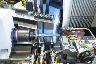 “HG 模块化系统”的新创部件是一个用于刚玉砂轮的磨削主轴，直径可达 750 毫米