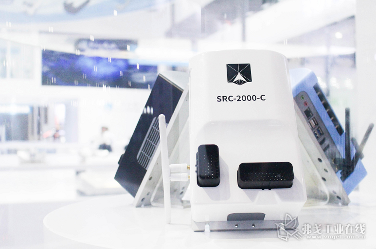 仙知自主研发的SRC系列核心控制器