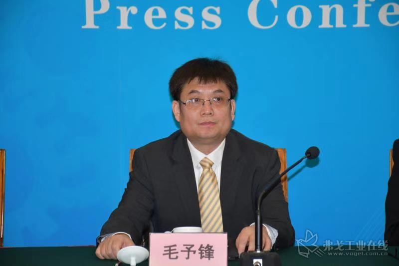 中国机床工具工业协会常务副理事长毛予锋先生发表致辞