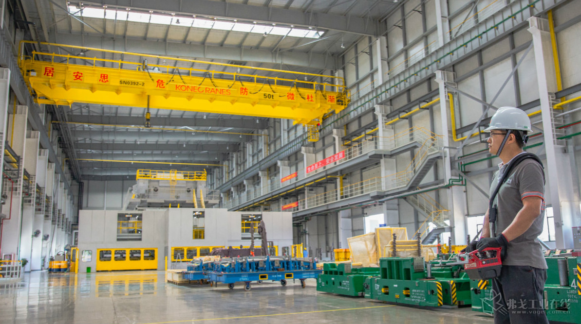 远程控制操作是科尼起重机众多智能功能之一，为上汽大通南京工厂基地提供安全性和效率优势。