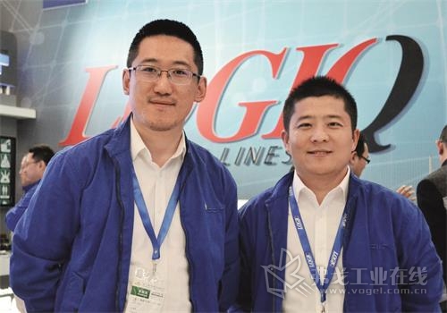 伊斯卡刀具国际贸易（上海）有限公司产品总监孙庆丰先生（左）和车削产品经理贾特先生（右）