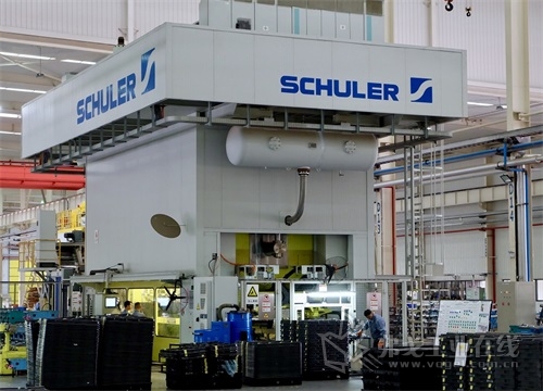 舒勒2000吨TSD系列伺服多工位压力机