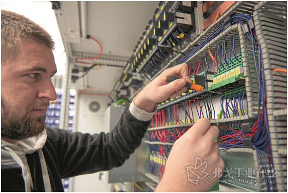 在Eplan Smart Wiring的帮助下一步步完成电气控制柜的电缆布线任务