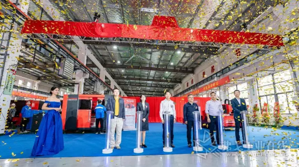 中国红版LION系列中功率激光切割机面市，让所有制造型企业用得上激光切割机